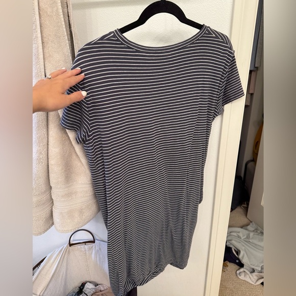 EUC Vince Short Classic Stripe Side-The Dress Navy White Stripe size Small - Picture 4 of 4